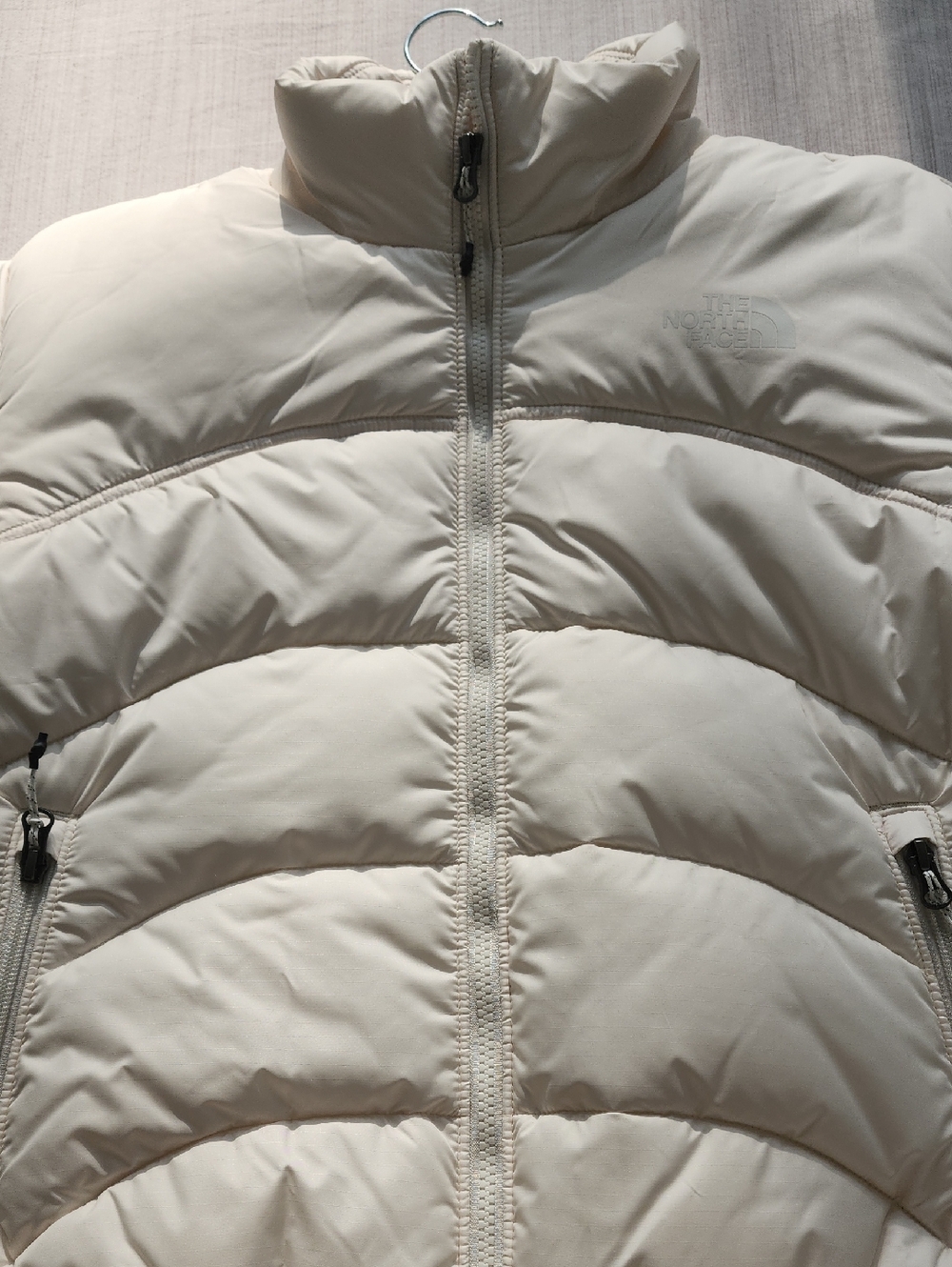 The North Face Off-White Quilted Puffer Jacket - Picture 4 of 4